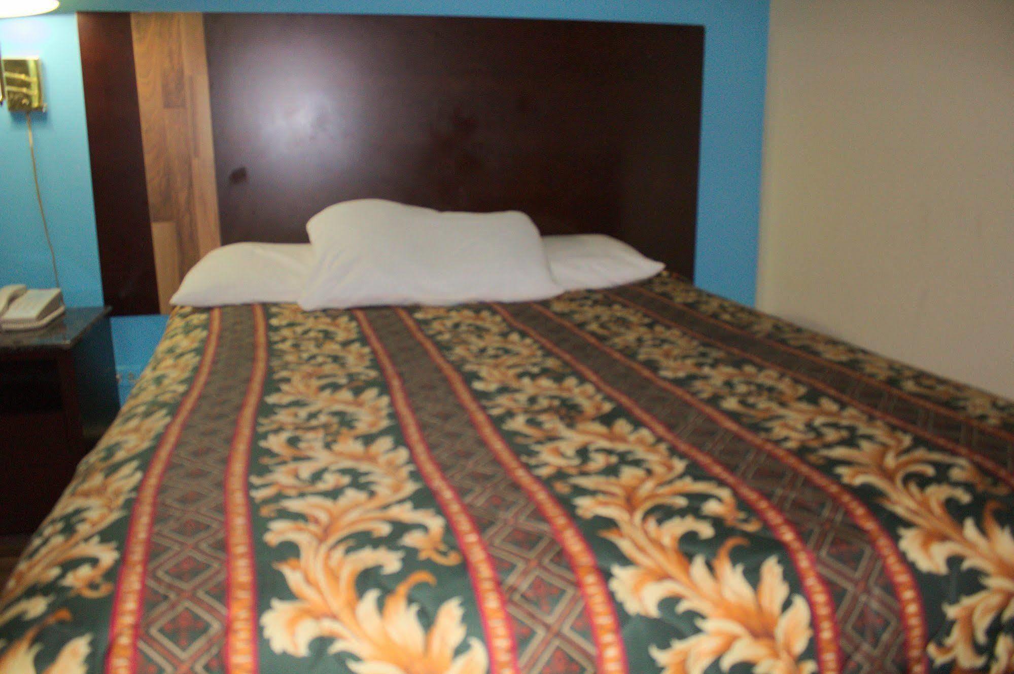 American Inn And Suites Countryside Exterior foto