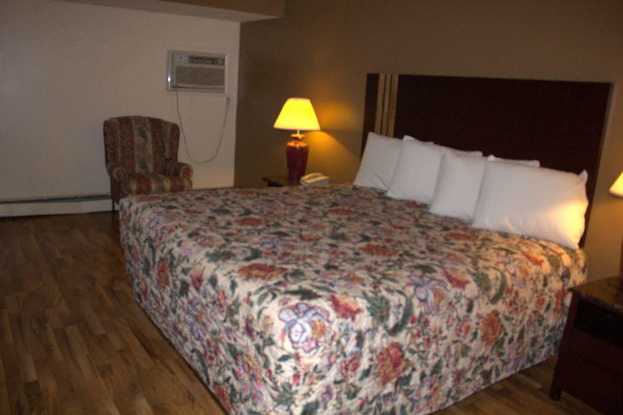 American Inn And Suites Countryside Exterior foto